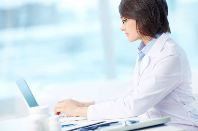 feature-medical-laptop feature-medical-laptop